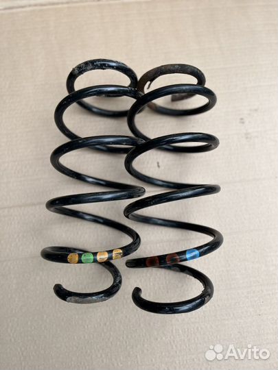 Volkswagen tiguan пружина передняя