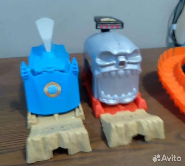 Hot wheels треки Змея и Стегозавр и Пиццерия