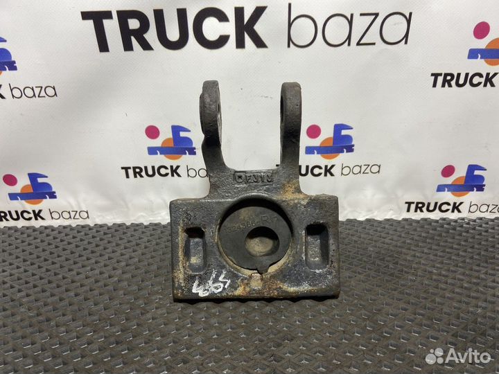 1490090 Кронштейн амортизатора переднего