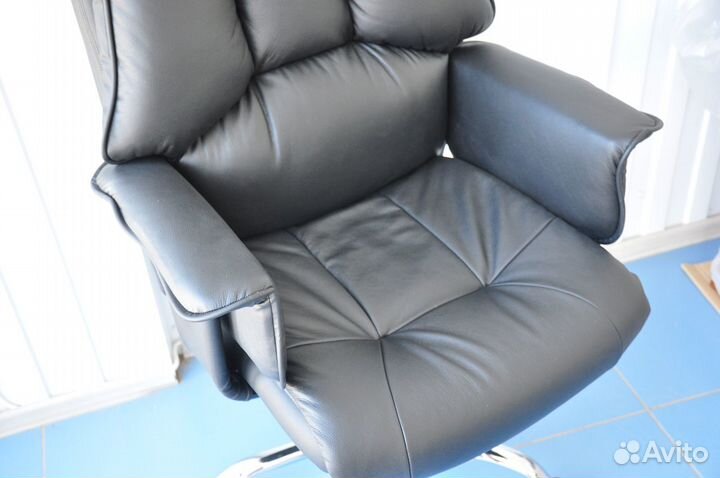 Офисное кресло 