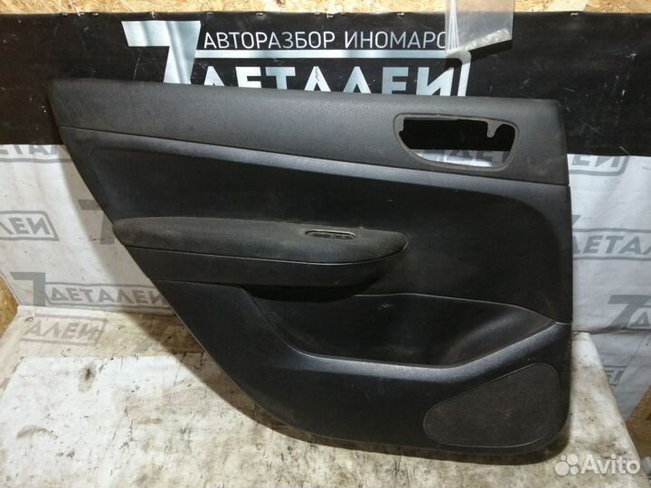 Обшивка задней двери Peugeot 307