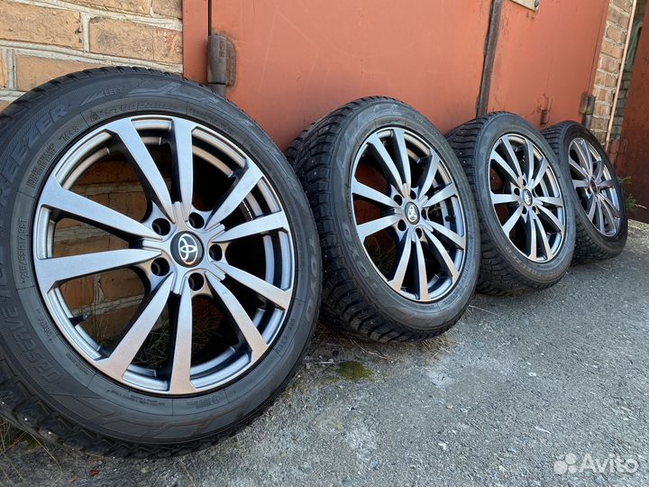 Toyo Observe Ice-Freezer 215/55 R17 98T