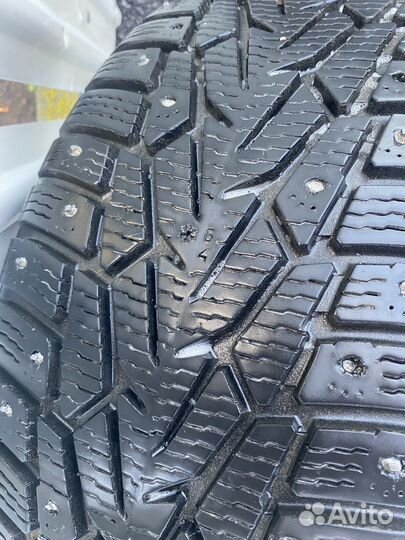 Nokian Tyres Hakkapeliitta 7 215/60 R16 99T