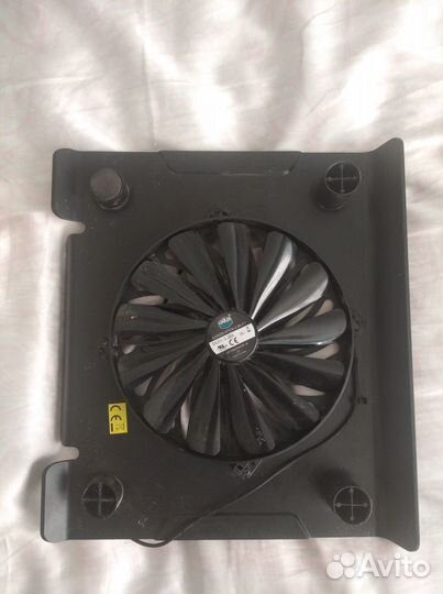 Охлаждающая подставка под ноутбук