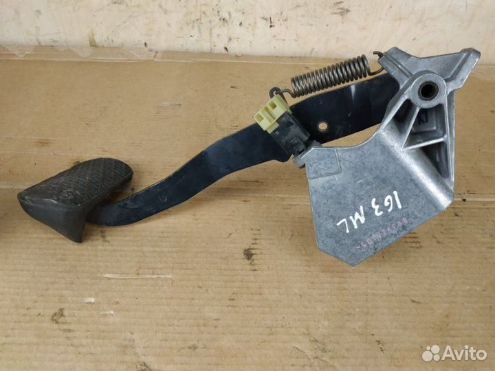 Педаль тормоза Mercedes-Benz M-Class W163