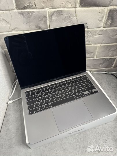 MacBook Air M1 2020 Отличное состояние