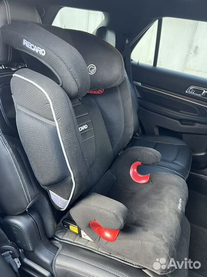 Автокресло Recaro Monza Nova Seatfix