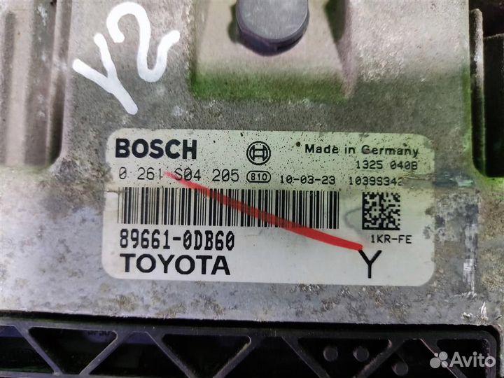 Блок управления двс Toyota Yaris P90 2010