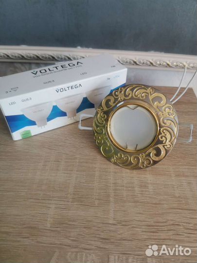 Светильники и лампочки