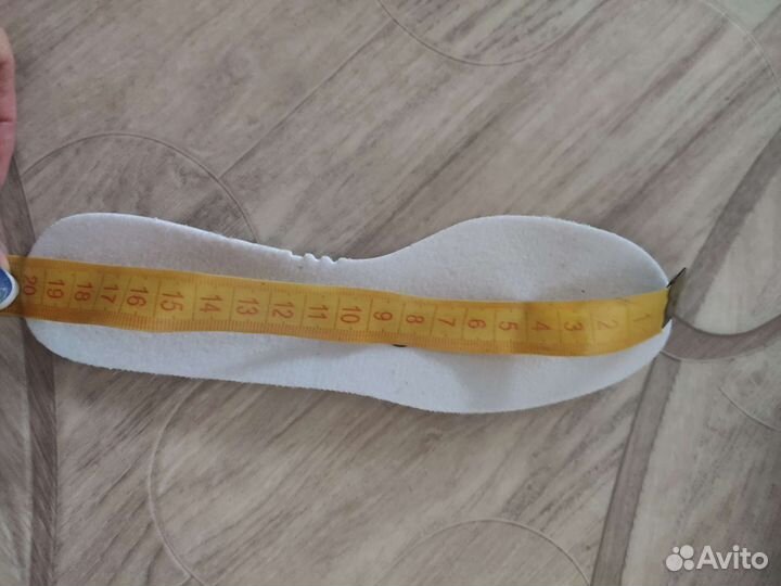 Детские ледовые коньки