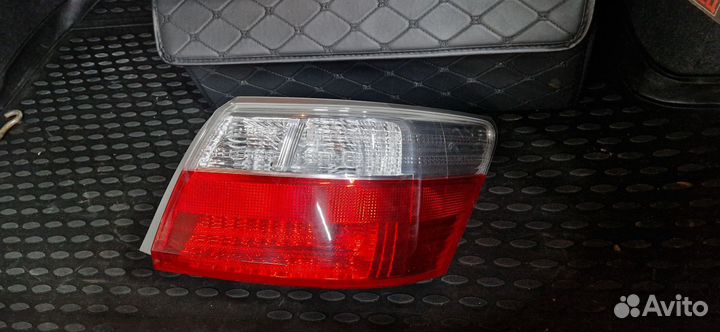 Задний фонарь Premio 260