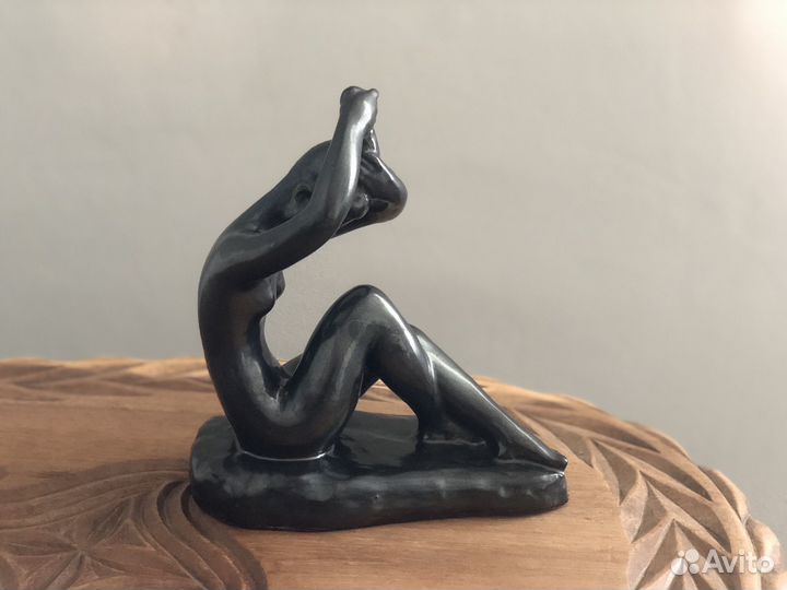 Статуэтка. Чёрная женщина