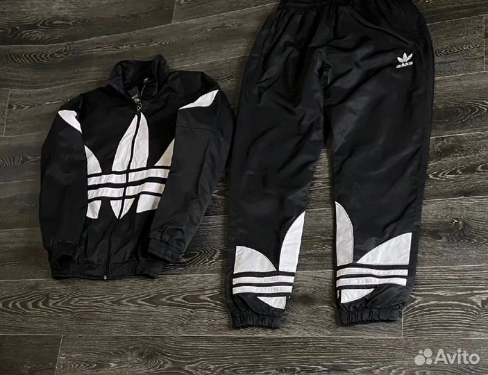 Спортивный костюм adidas