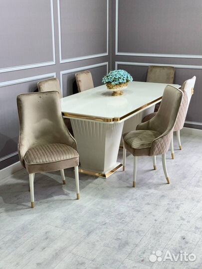 Стол и стулья