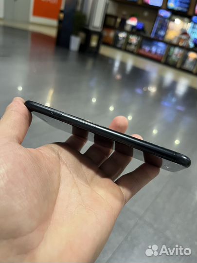 iPhone SE (2020), 64 ГБ