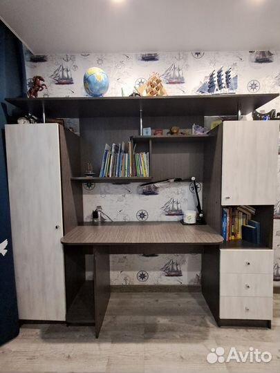 Письменный стол, школьный уголок