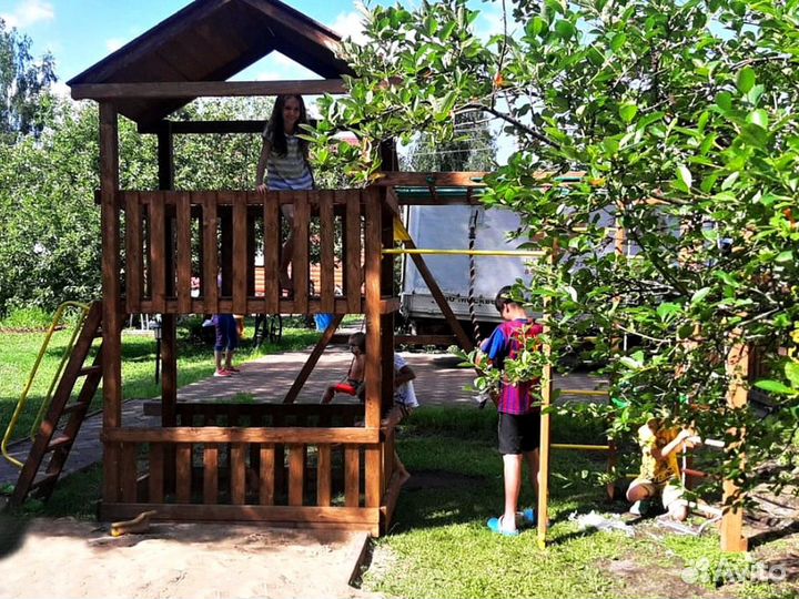 Детская игровая площадка. 10 лет защита от гниения