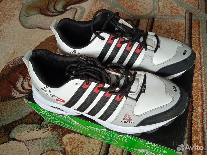 Кроссовки мужские 42 размер