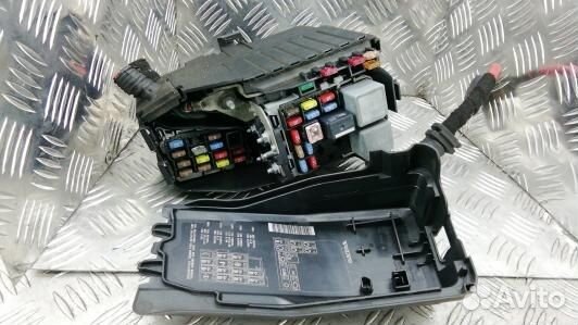 Блок предохранителей volvo S80 2 (GNI05M101)