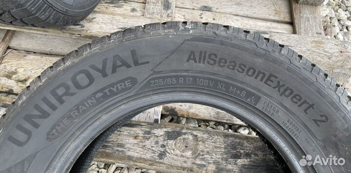 Uniroyal AllSeasonExpert 2 235/65 R17