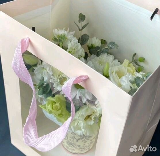 Цветочная композиция в стаканчике