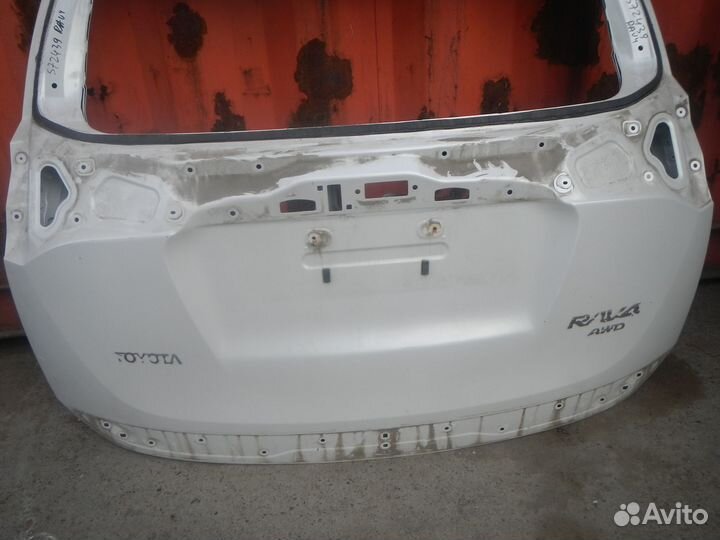 Дверь багажника Toyota RAV4