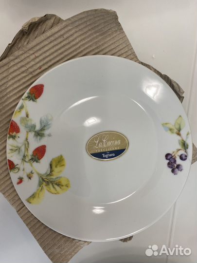 Фарфоровые тарелки набор