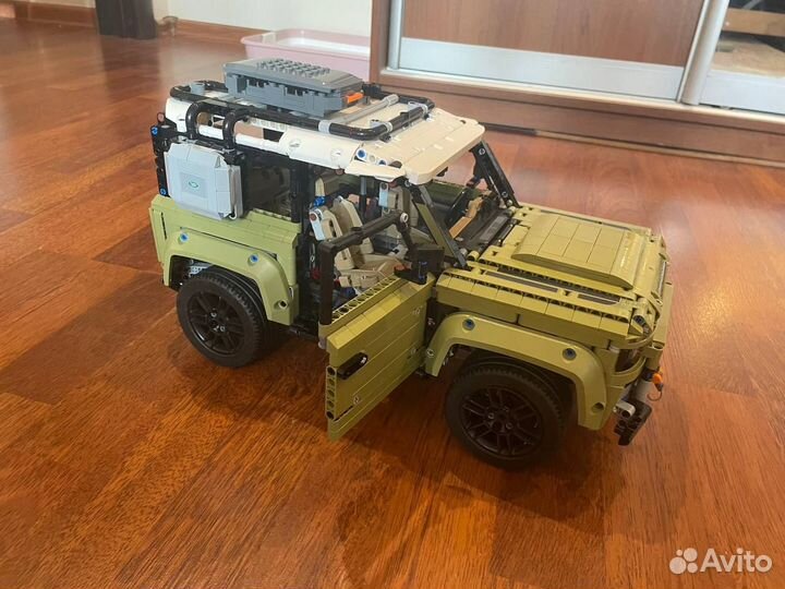 Lego Technic 42110 Land Rover Defender