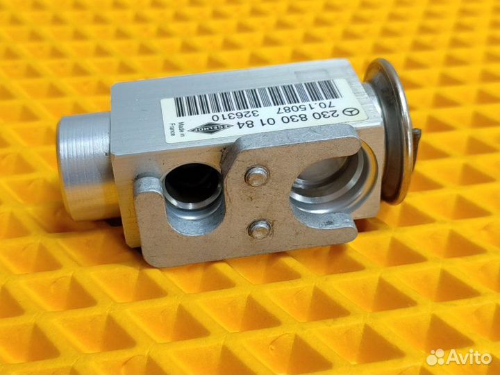 Клапан кондиционера Mercedes E W212 3.5 M272 2009