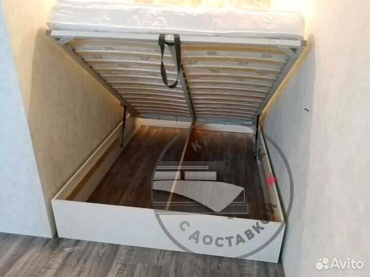 Кровать полутороспальная с подъемным механизмом