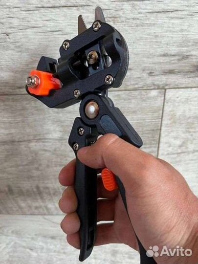 Секатор прививочный