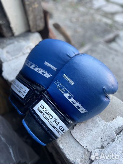 Боксерские перчатки