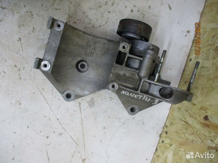 Кронштейн генератора Шевроле Лачетти