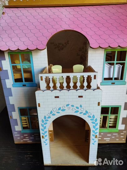 Кукольный домик с мебелью