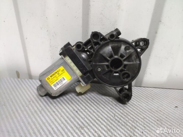 Мотор стеклоподъемника перед пр Hyundai Solaris 2