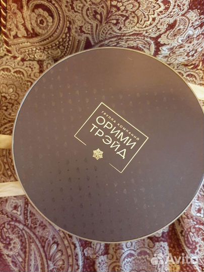 Коробка большая круглая