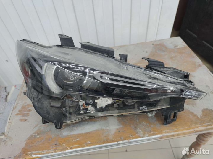Фара правая Mazda CX 5 KB8P51030