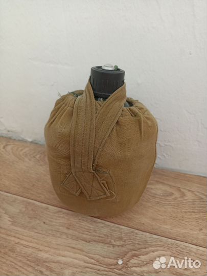 Фляга армейская с чехлом и ремешком