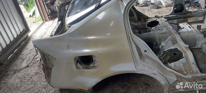 Крыло задная правая Nissan Skyline v35