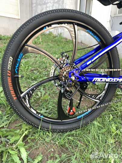 Велосипед на литых дисках 26R