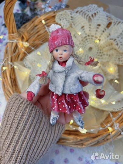 Ватная елочная игрушка девочка