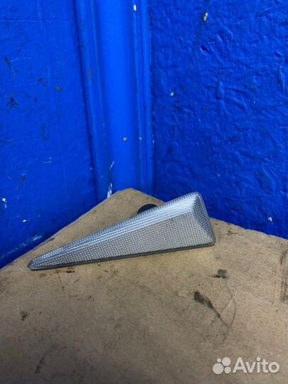 Повторитель поворота передний левый Renault Megane