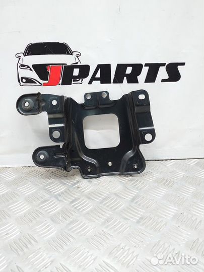 Площадка аккумулятора Mazda 3 BL (2008—2011)