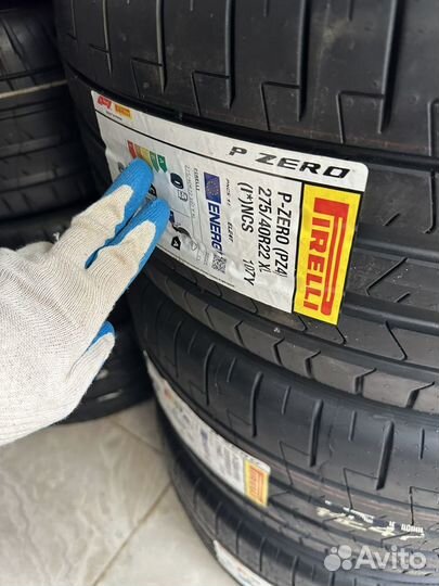 Pirelli P Zero PZ4 315/35 R22 и 275/40 R22