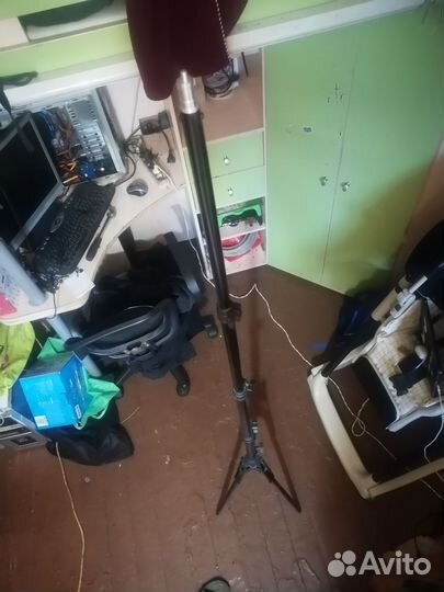 Штатив прожектора