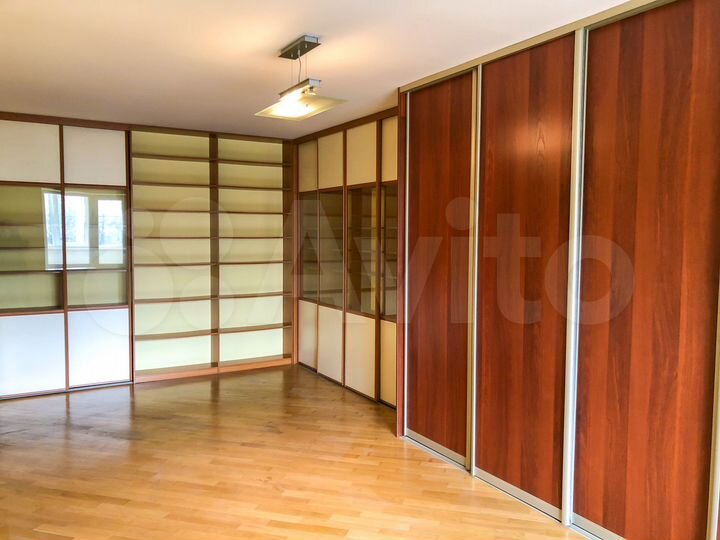 4-к. квартира, 234 м², 2/10 эт.