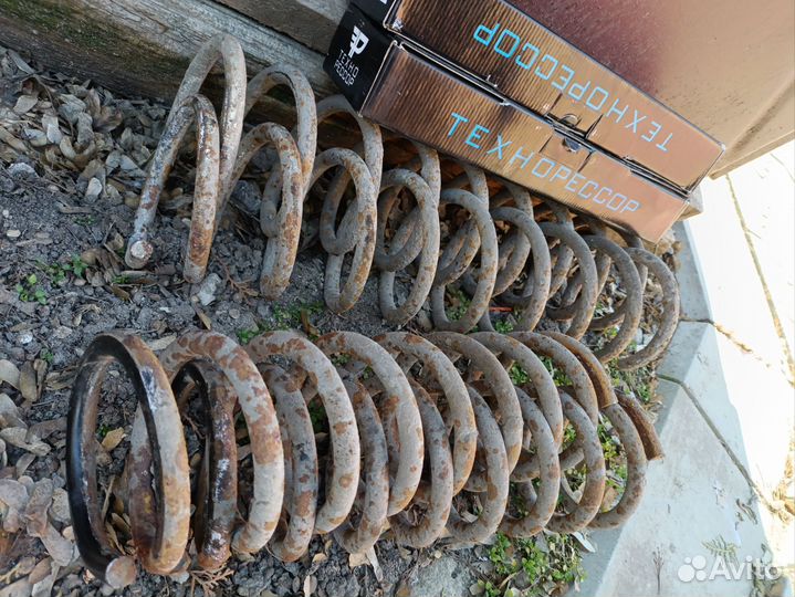 Усиленные Пружины и стойки ваз 2107