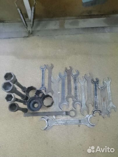 Набор ключей советских времён