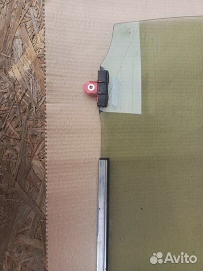 Лексус нх стекло задней правой двери