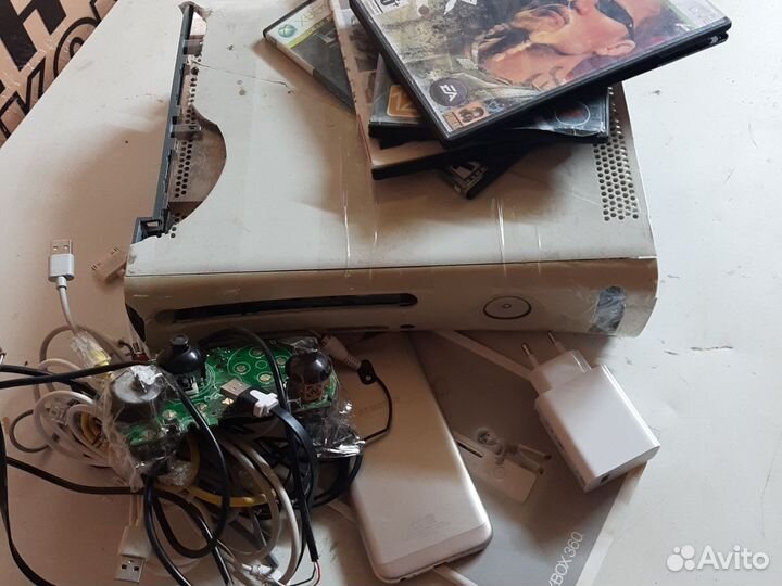 Xbox 360 и джойстик на запчасти